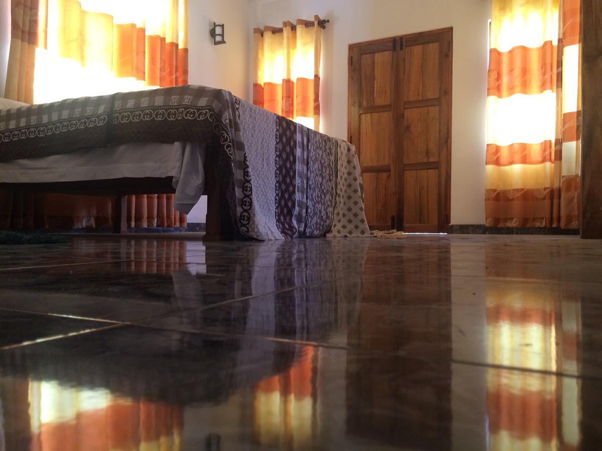 Hotel Athina & Restaurant Chilaw Extérieur photo